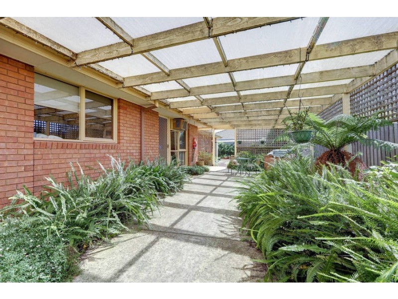 44 Walsingham Crescent, Kurunjang VIC 3337