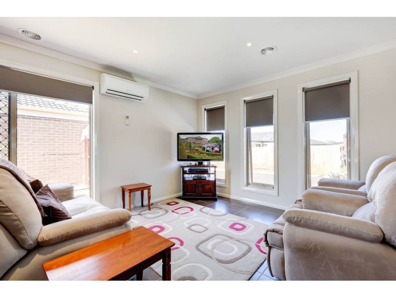 14/20-22 Roslyn Park Terrace, Melton West VIC 3337