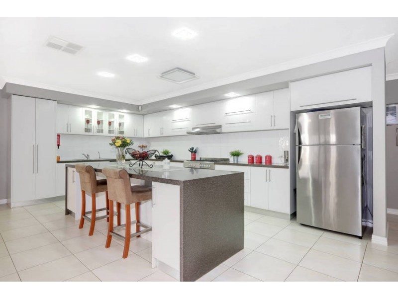 13 Rosedale Court, Melton West VIC 3337