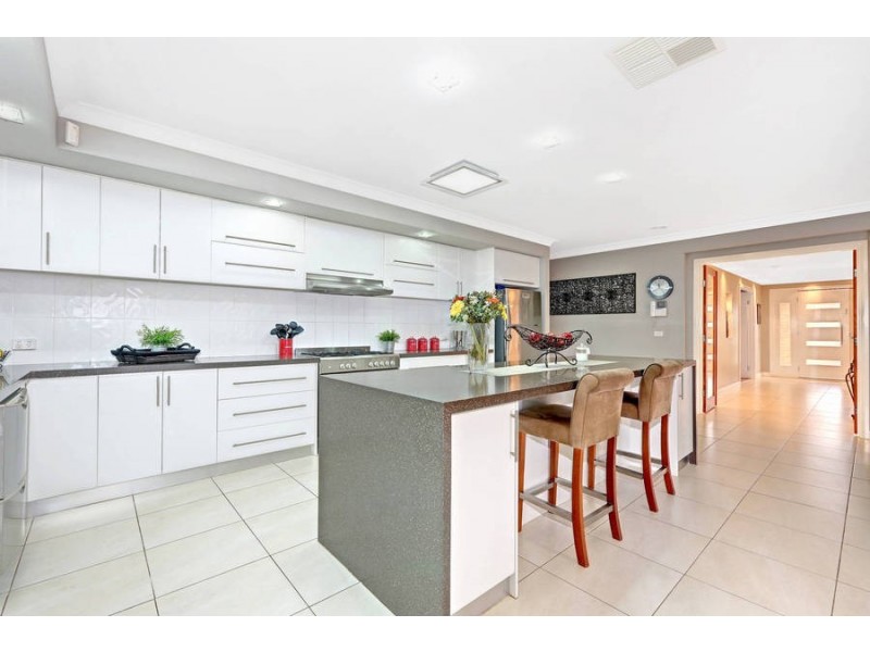 13 Rosedale Court, Melton West VIC 3337