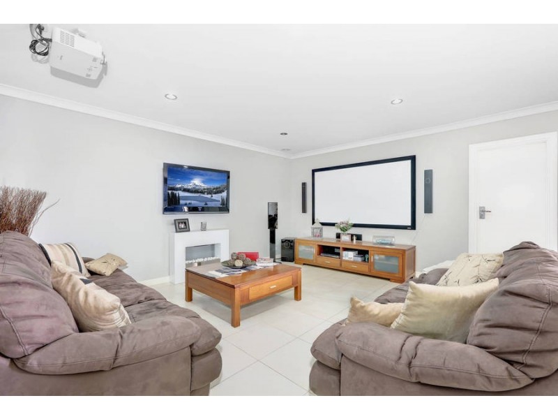 13 Rosedale Court, Melton West VIC 3337