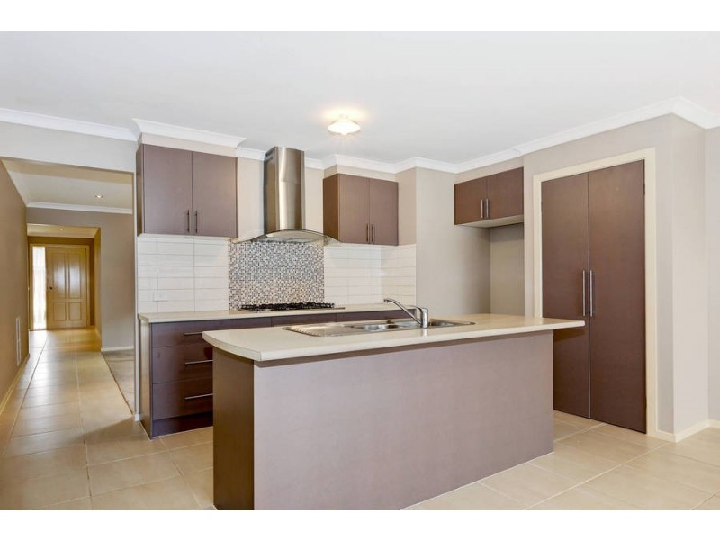 53 Peter Pan Crescent, Kurunjang VIC 3337