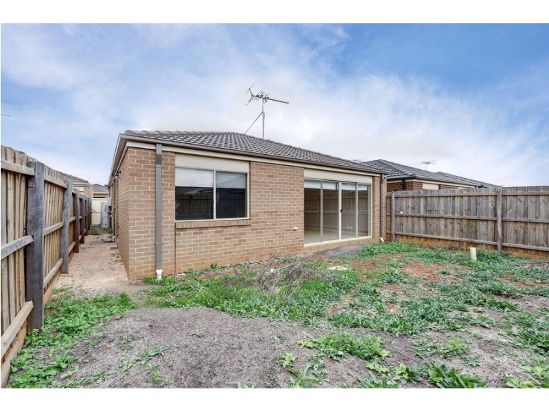 53 Peter Pan Crescent, Kurunjang VIC 3337