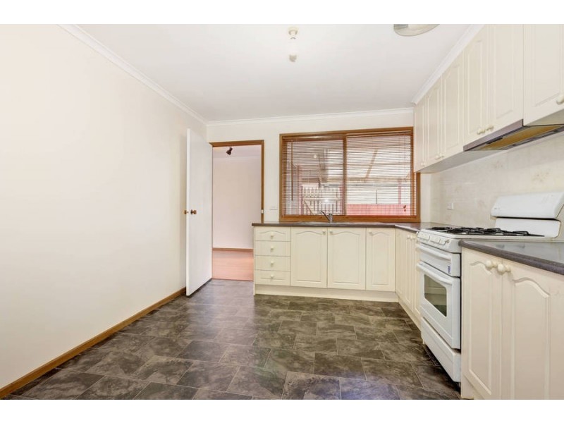 4 Walsingham Crescent, Kurunjang VIC 3337