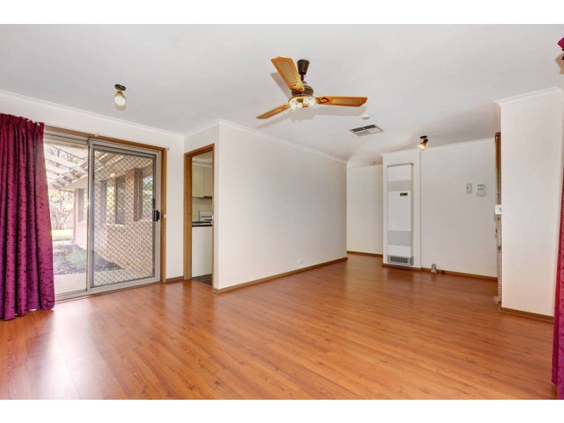 4 Walsingham Crescent, Kurunjang VIC 3337