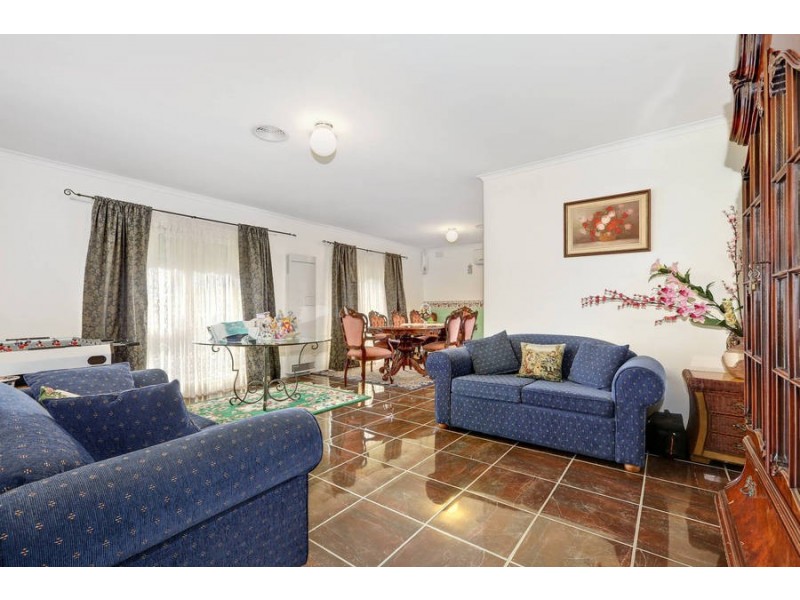 28 West Melton Drive, Melton West VIC 3337