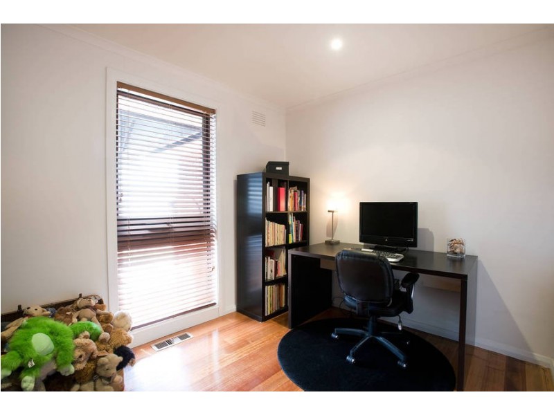 4 Churchill Way, Melton West VIC 3337