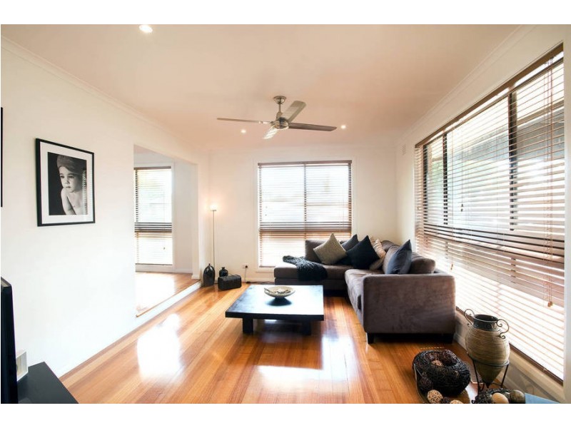 4 Churchill Way, Melton West VIC 3337