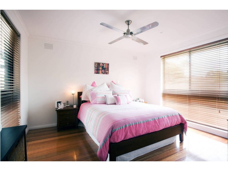 4 Churchill Way, Melton West VIC 3337
