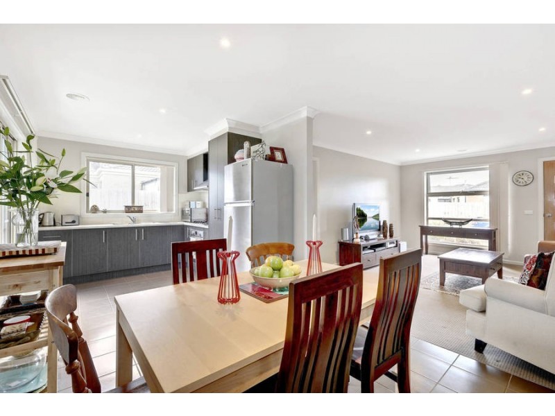 20/20-22 Roslyn Park Drive, Melton West VIC 3337