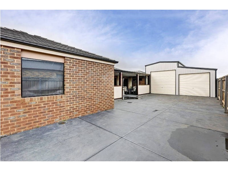 8 Davies Avenue, Brookfield VIC 3338