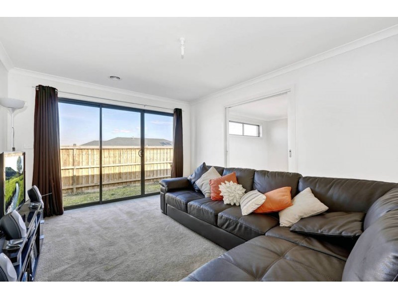 13 Gautam Grove, Melton West VIC 3337