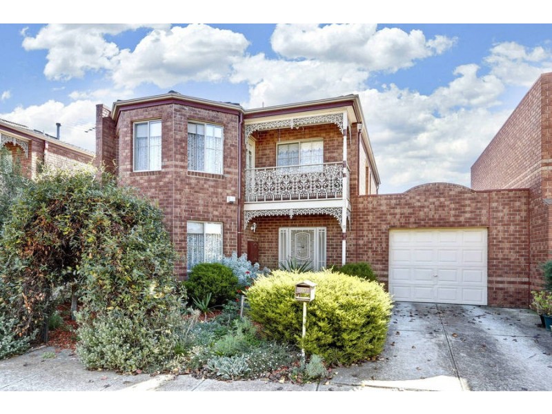 10 Waterford Way, Melton West VIC 3337