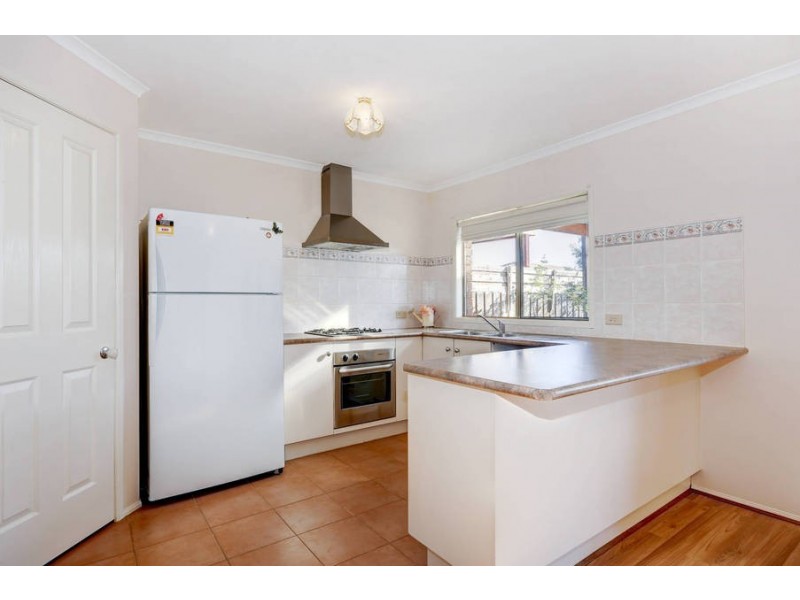 10 Waterford Way, Melton West VIC 3337