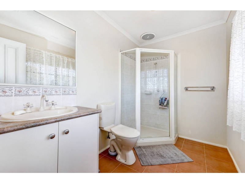 10 Waterford Way, Melton West VIC 3337