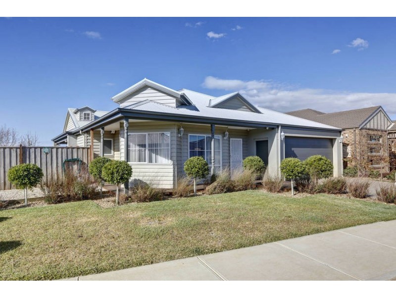 21 Parris Avenue, Melton West VIC 3337