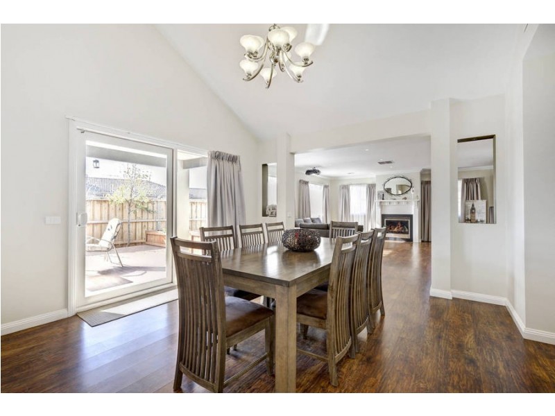 21 Parris Avenue, Melton West VIC 3337