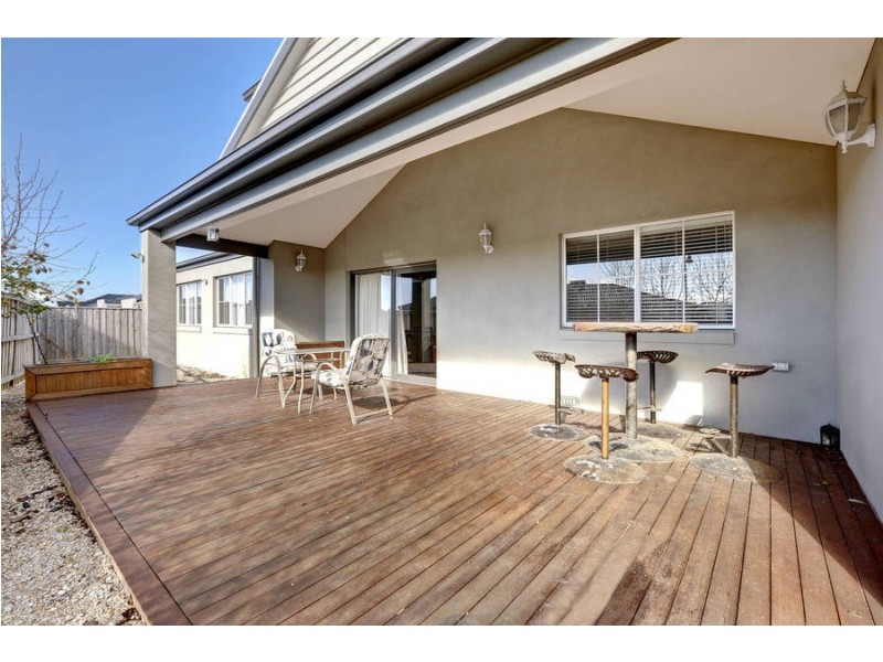 21 Parris Avenue, Melton West VIC 3337