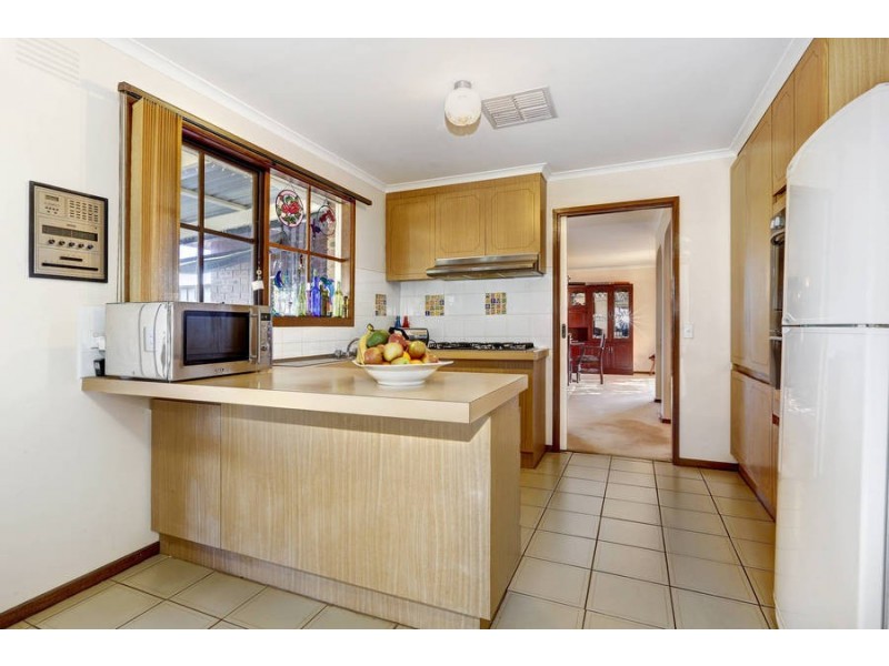 104 Hilton Way, Melton West VIC 3337