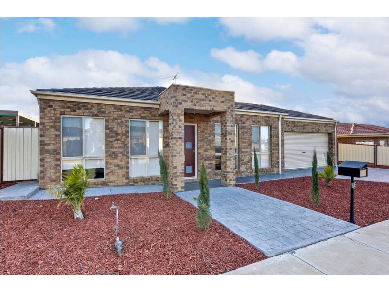 1/6 Woodland Rise, Melton West VIC 3337