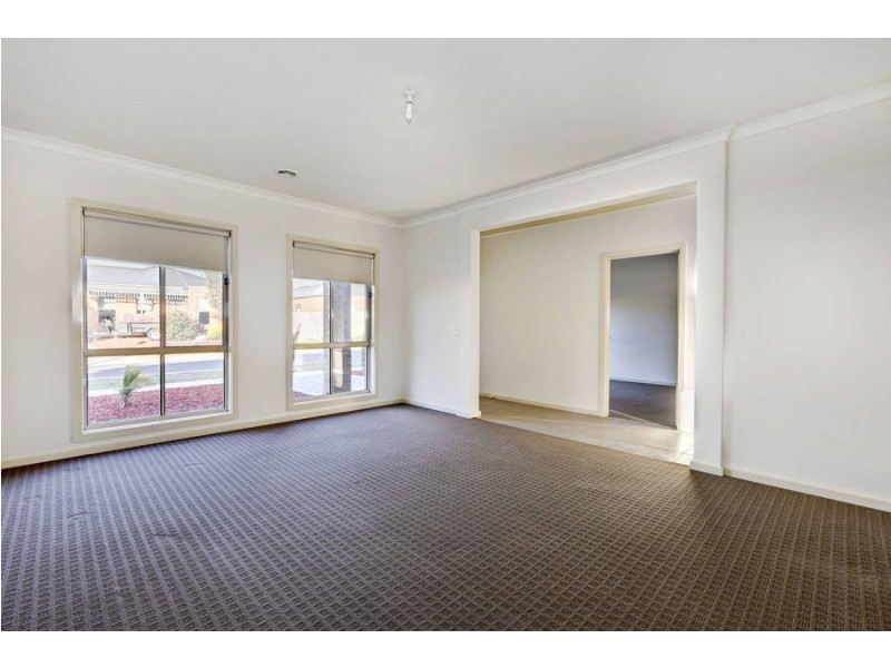 1/6 Woodland Rise, Melton West VIC 3337