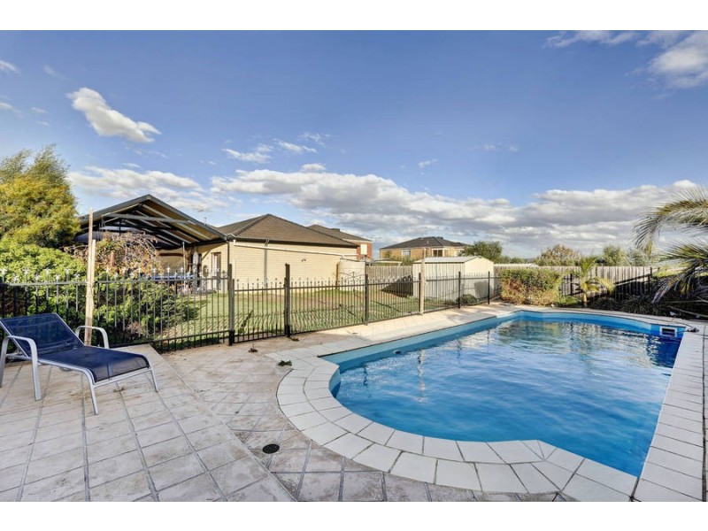 11 Park Lane, Melton West VIC 3337