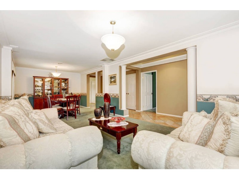 3 McIvor Court, Melton West VIC 3337