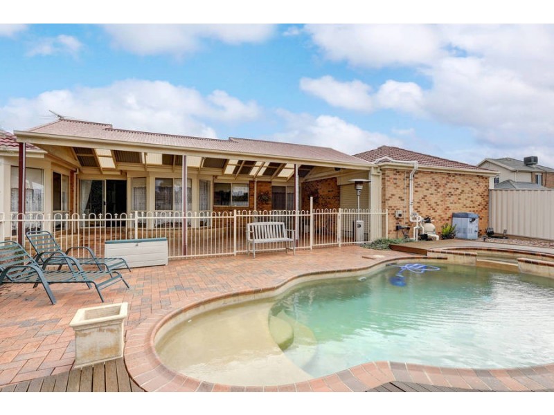 3 McIvor Court, Melton West VIC 3337