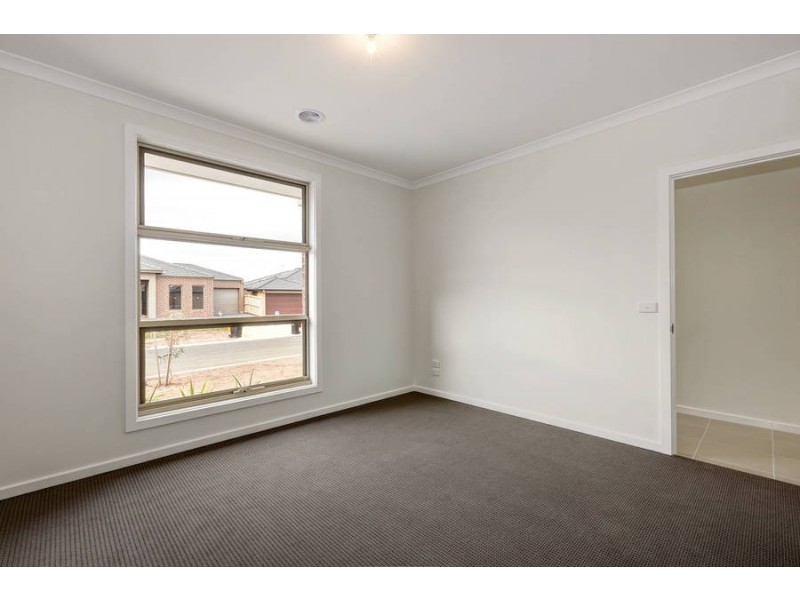 19 Leuca Avenue, Brookfield VIC 3338