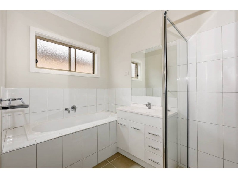 19 Leuca Avenue, Brookfield VIC 3338