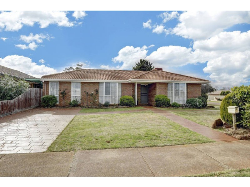 12 Coventry Place, Melton South VIC 3338