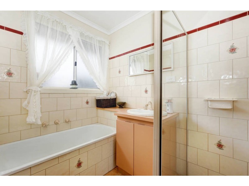 12 Coventry Place, Melton South VIC 3338