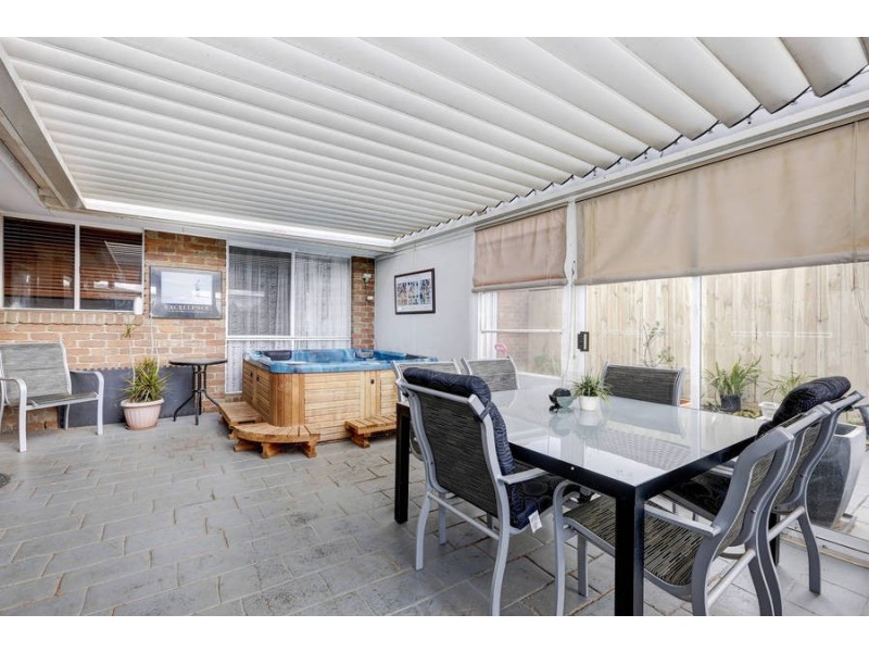 12 Coventry Place, Melton South VIC 3338