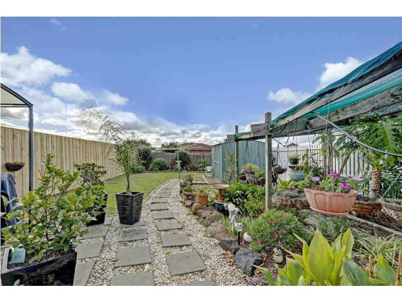 12 Coventry Place, Melton South VIC 3338