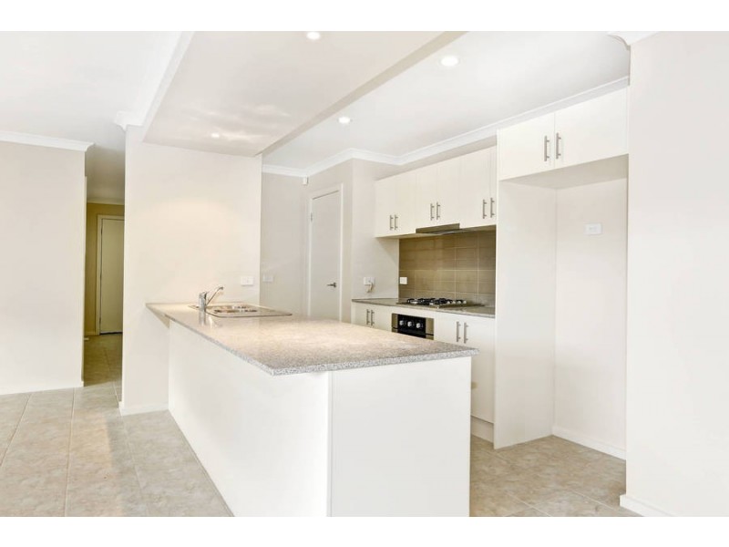 17 Clare Street, Brookfield VIC 3338