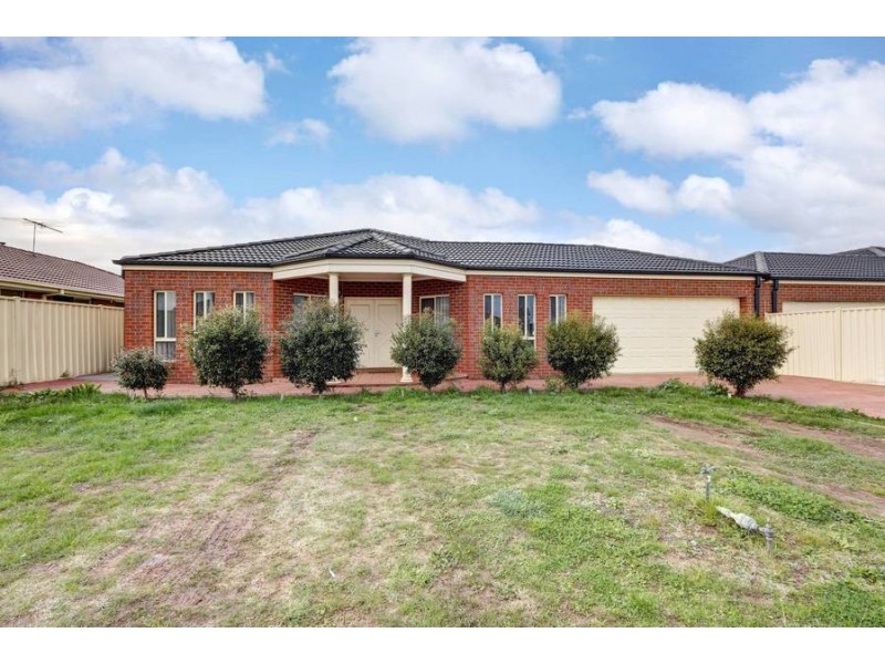 20 Scarborough Crescent, Melton West VIC 3337