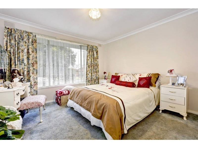 15 Brixton Place, Melton VIC 3337