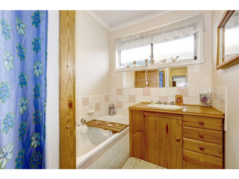 15 Brixton Place, Melton VIC 3337