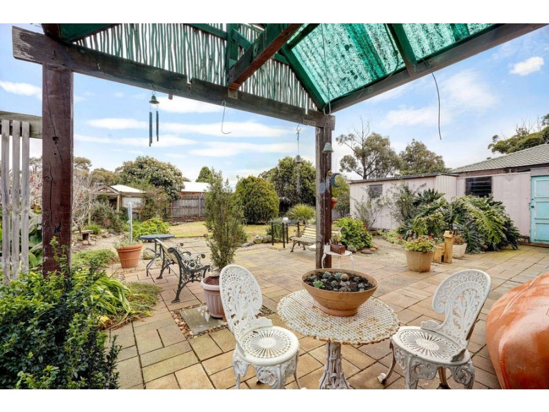 15 Brixton Place, Melton VIC 3337