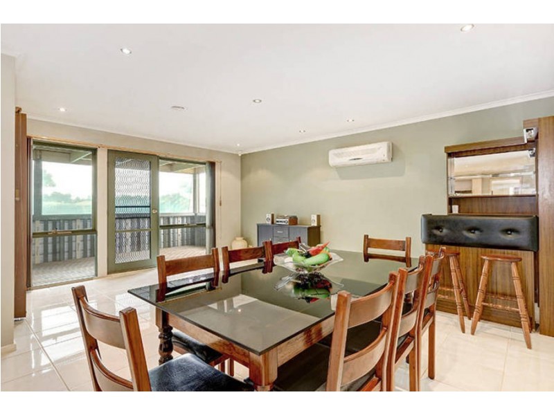 34 Trethowan Avenue, Melton West VIC 3337