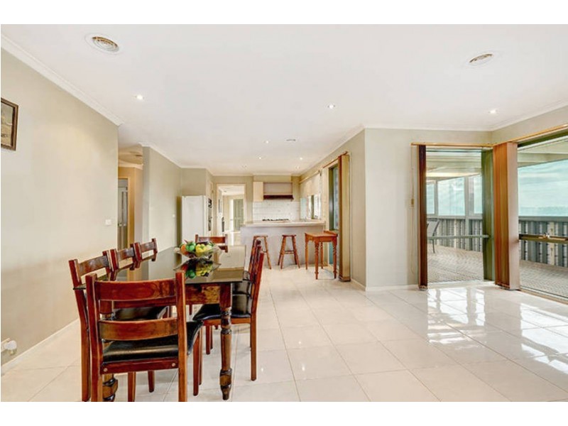 34 Trethowan Avenue, Melton West VIC 3337