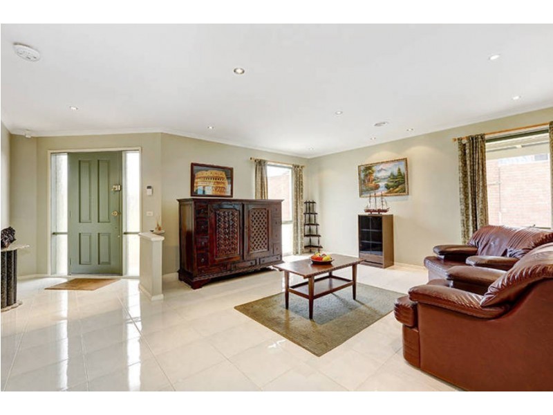 34 Trethowan Avenue, Melton West VIC 3337