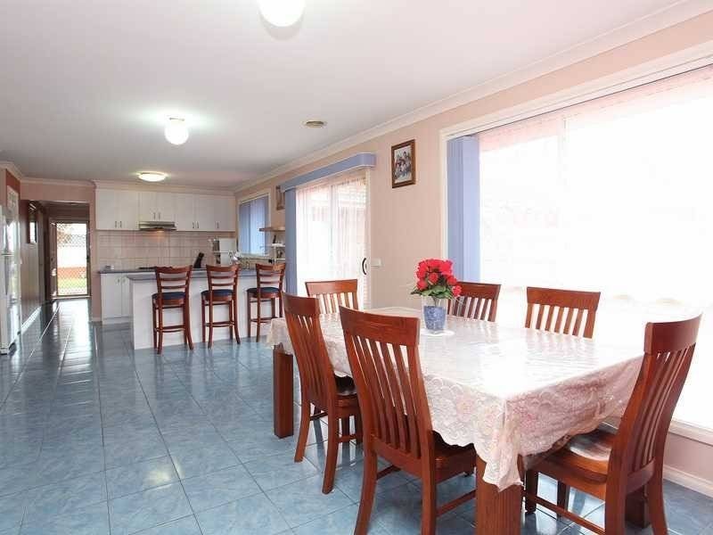8 Thomasz Place, Kurunjang VIC 3337