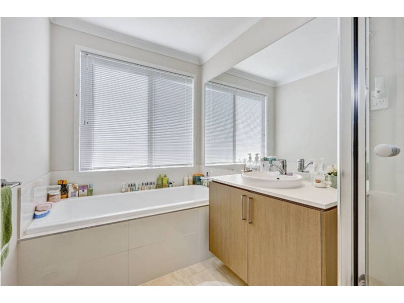 71 Bangalay Drive, Brookfield VIC 3338