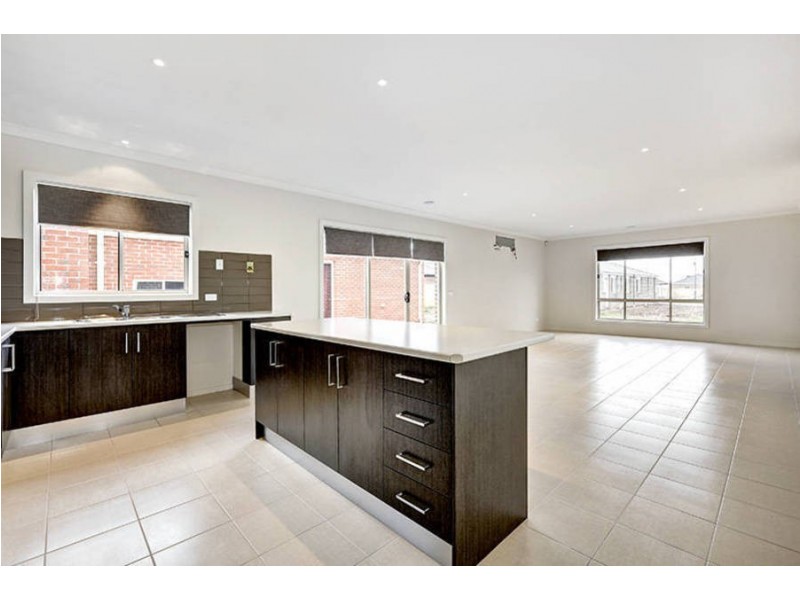 24 Ravida Avenue, Melton West VIC 3337