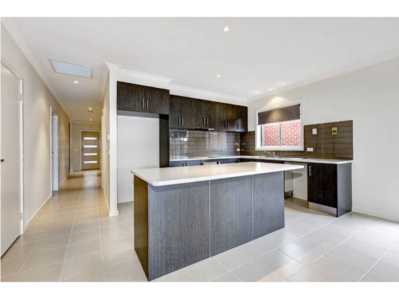 24 Ravida Avenue, Melton West VIC 3337