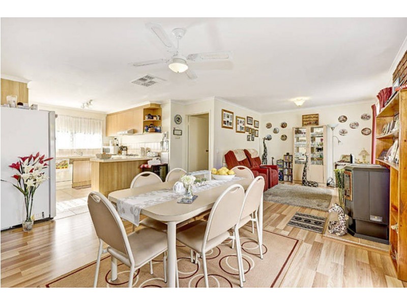 21 McKinnon Court, Melton West VIC 3337