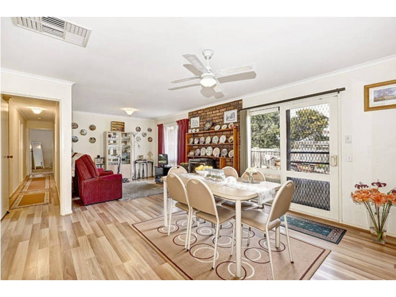 21 McKinnon Court, Melton West VIC 3337