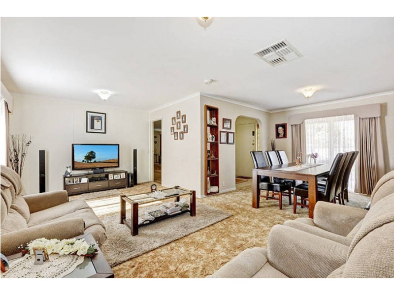 21 McKinnon Court, Melton West VIC 3337