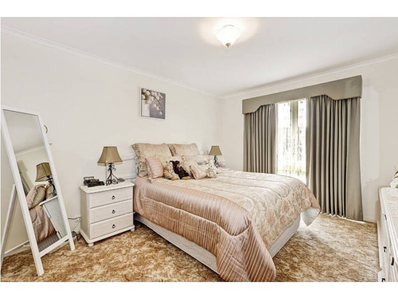 21 McKinnon Court, Melton West VIC 3337